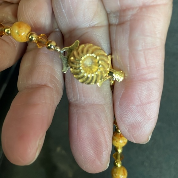 Vintage yellow matrix jasper bead with Bakelite birds Beaded Necklace 28” - Picture 7 of 9